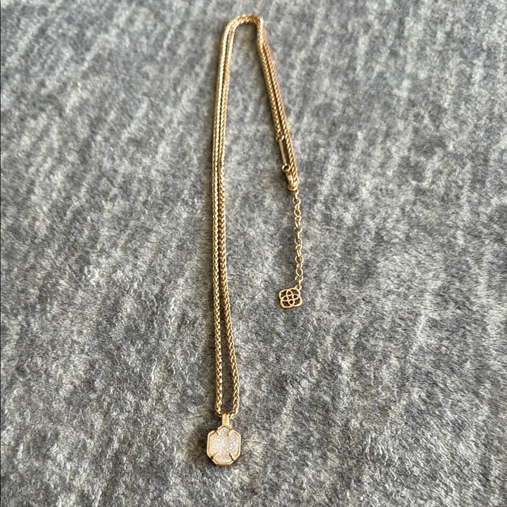 Kendra Scott Elegant Rose Gold Necklace